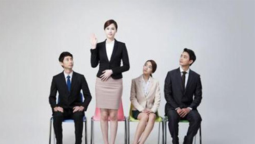 社交场合自我介绍的礼仪