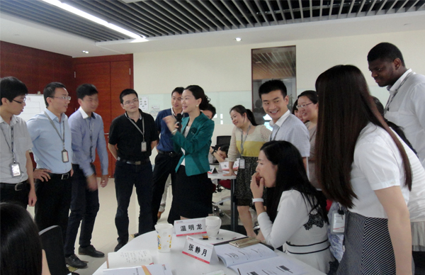 张淑秋老师在迈瑞医疗《国际商务礼仪》培训